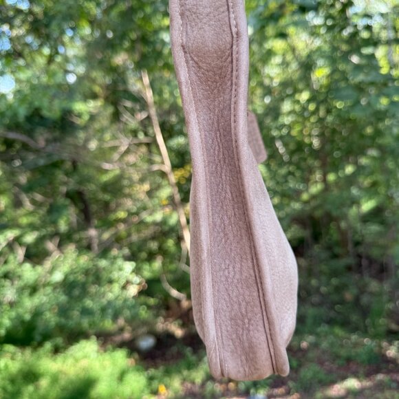 Mini zip ergo, in lovely sand! So chic for fall! - Picture 3 of 14